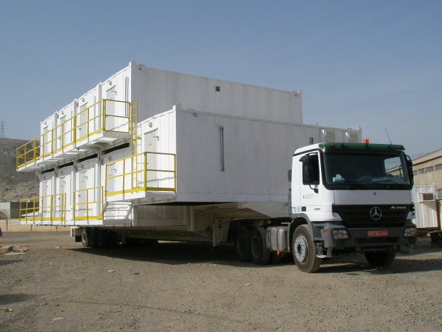 camp-trailer mounted cabin1.jpg